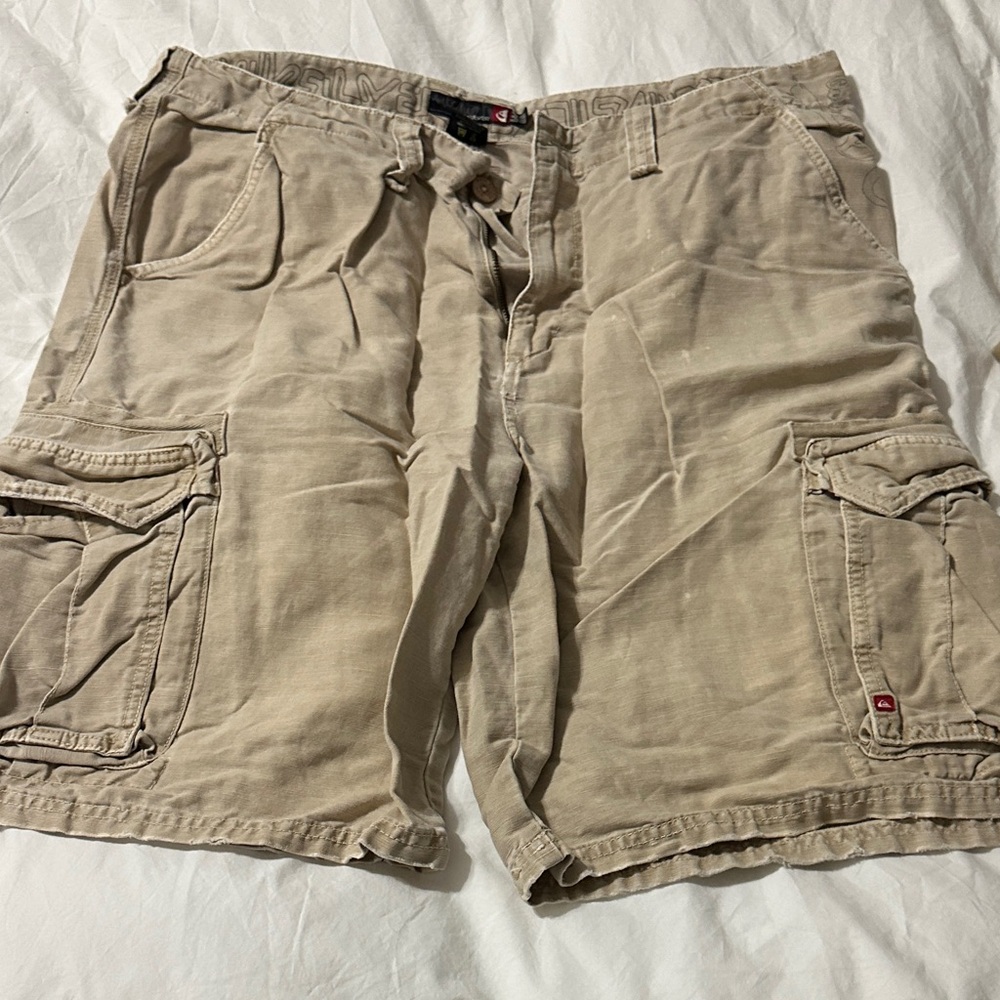 Quiksilver Men's Beige Cargo Shorts 40